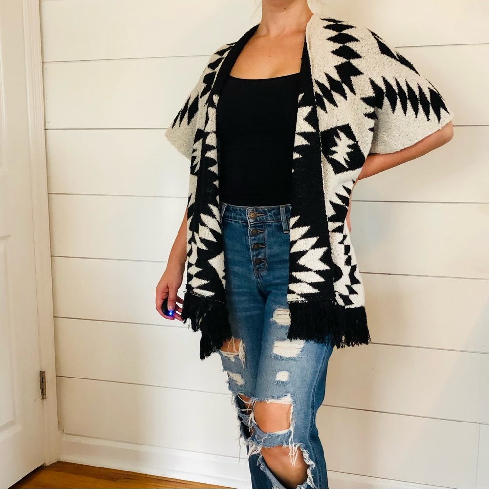 Mudd Short Sleeve Aztec Print Cardigan Sweater